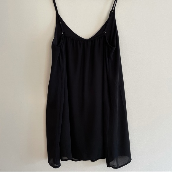 Tobi Black Shift Dress - Picture 2 of 4